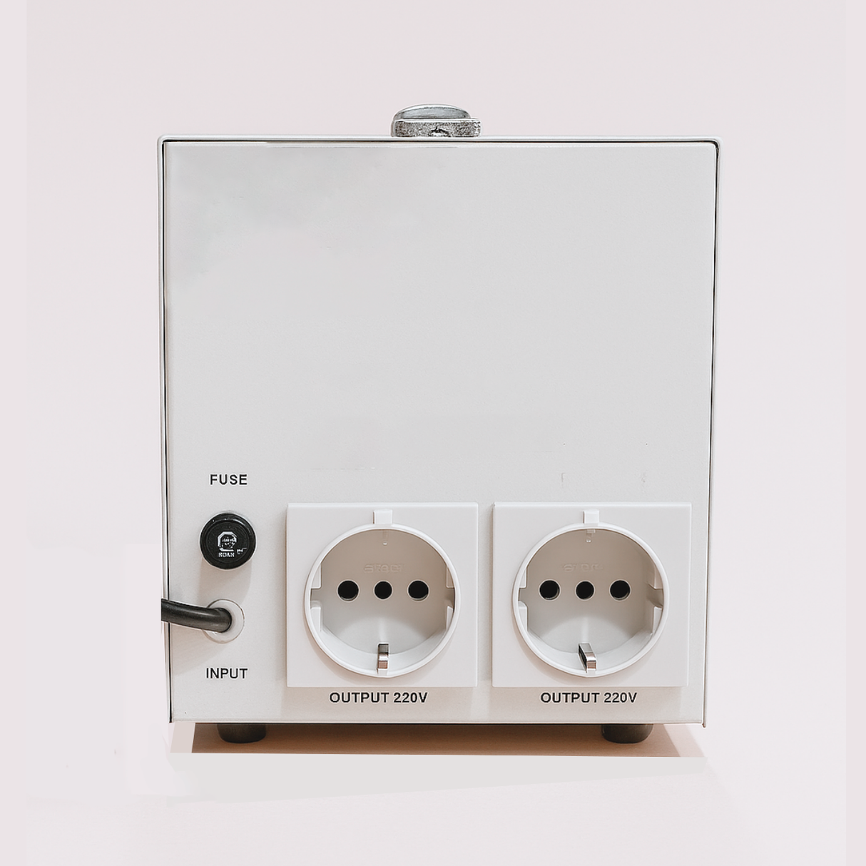 Estabilizador de voltaje AVR Monofásico 2 KVA / 1600 Watts